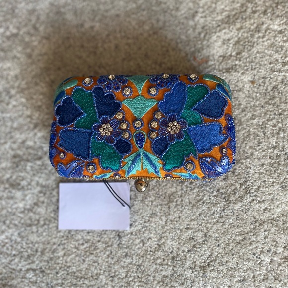 From St. Xavier convertible clutch / crossbody - Picture 2 of 5